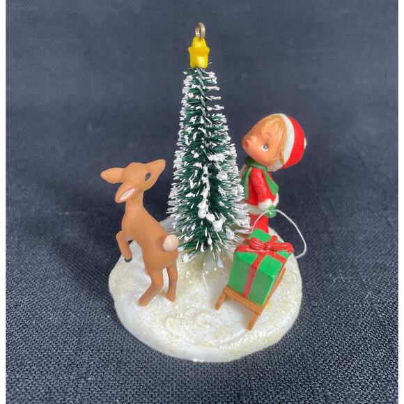 Vintage Hallmark Christmas ornament 1981 with love from Betsey Clark - Picture 6 of 7